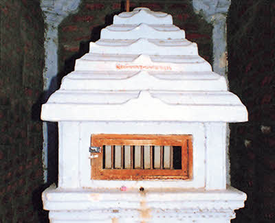 Foot prints of Lord Ajitnath